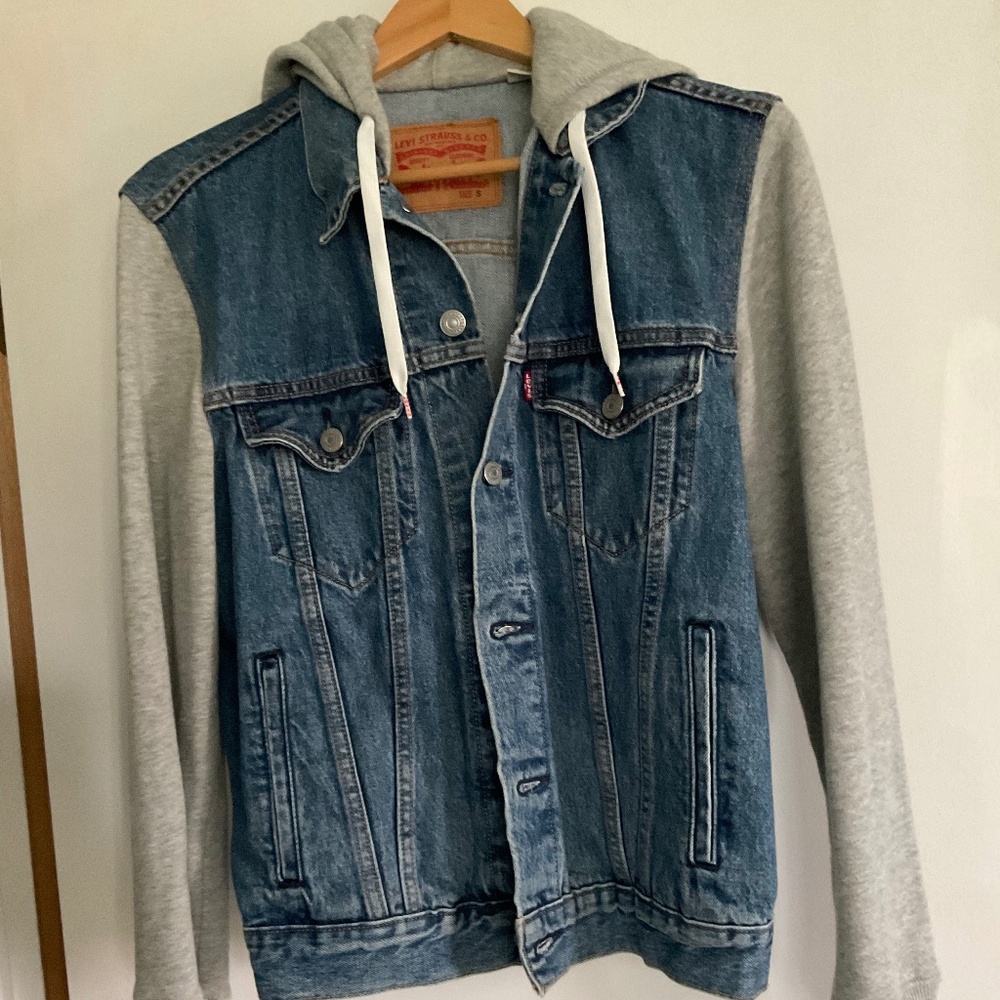 Levi Sweatshirt Jacket size small